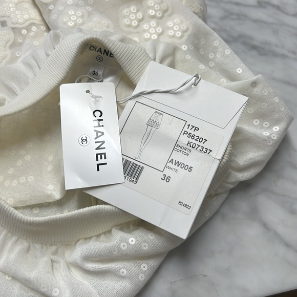 CHANEL NWT 2017 Mini Embellished Scallop Hem Shorts Size 36(US4) - Picture 11 of 12